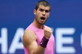 阿扎伦卡连续十二场比赛得分超过挺进下一轮，拜仁挑战极限！的简单介绍